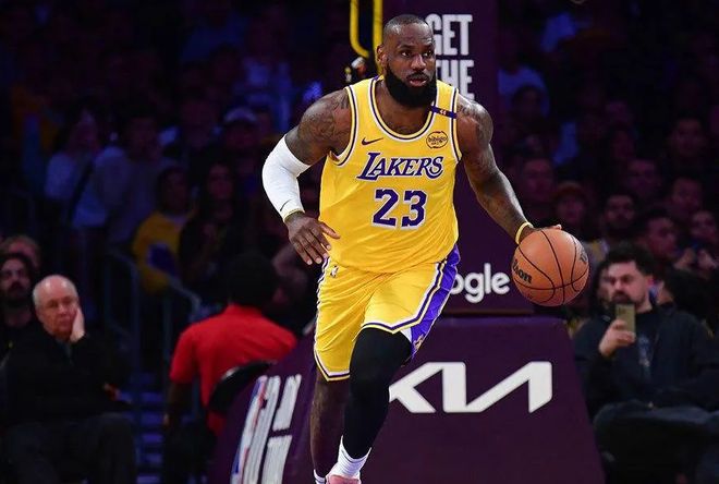 九游ag官方官网-詹姆斯今天出战吗